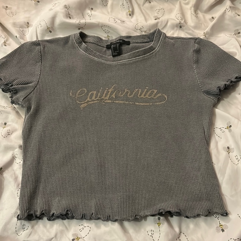 Cropped tee